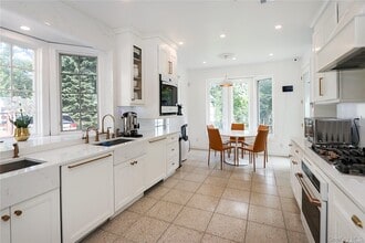 1A Floyd Pl in Great Neck, NY - Building Photo - Building Photo