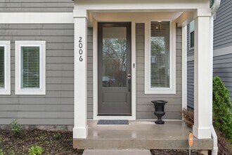 2006 Manchester Ave in Nashville, TN - Building Photo - Building Photo