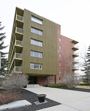 3232 Rideau Pl SW in Calgary, AB - Building Photo - Building Photo