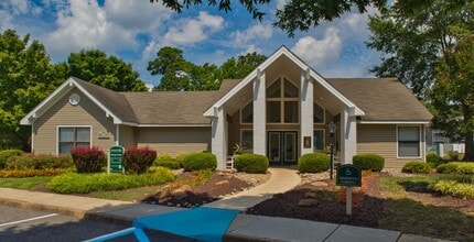 Hunter's Mill Apartments in Virginia Beach, VA - Foto de edificio - Building Photo