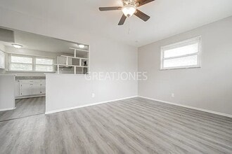 1137 Maple Ave in St. Louis, MO - Building Photo - Building Photo