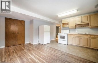 87(A) TAMVALE Crescent in Kitchener, ON - Building Photo - Building Photo