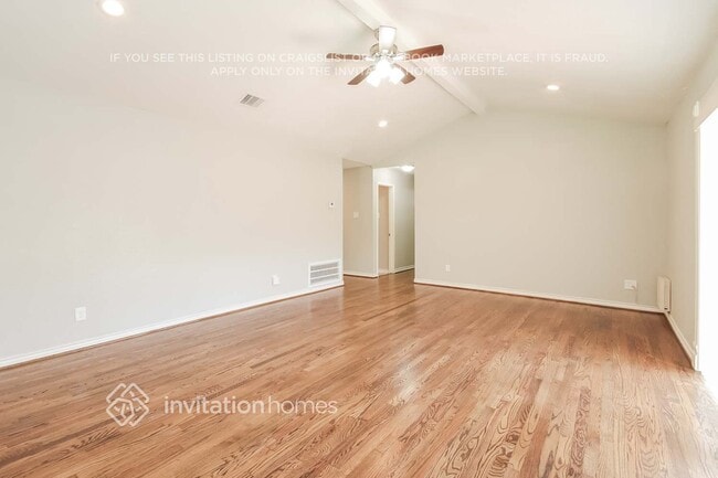 1820 Eagle Dr in League City, TX - Foto de edificio - Building Photo