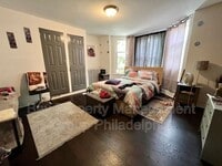 5541 Crowson St photo'