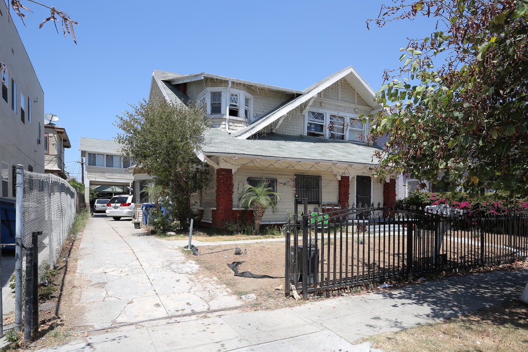 2911 W 15th St in Los Angeles, CA - Building Photo