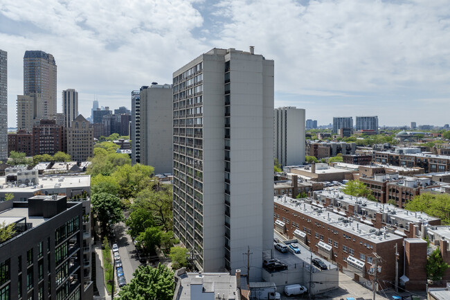 Hampden Tower in Chicago, IL - Foto de edificio - Building Photo