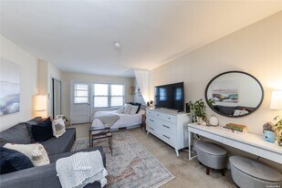 319-325-325 E Broadway in Long Beach, NY - Building Photo