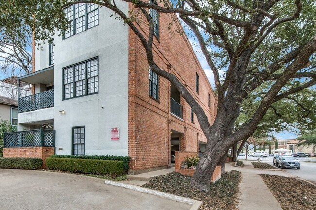 3905 Gilbert Ave, Unit A in Dallas, TX - Building Photo - Building Photo