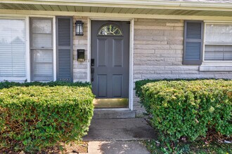 1994 Brynell Dr in Lexington, KY - Building Photo - Building Photo