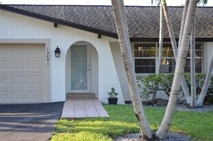 13491 SW 99th Terrace in Miami, FL - Building Photo