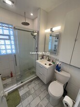 221 Harvard St, Unit 6B in Cambridge, MA - Foto de edificio - Building Photo