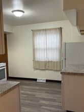 Immaculate Updated 3 Bedroom one 1 Bath with Garage in Rockford, IL - Building Photo - Building Photo