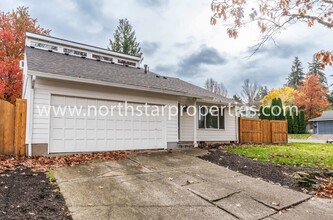 9710 SW Ochoco Dr in Tualatin, OR - Building Photo - Building Photo