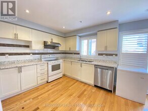 33 Caranci Crescent in Brampton, ON - Building Photo - Building Photo