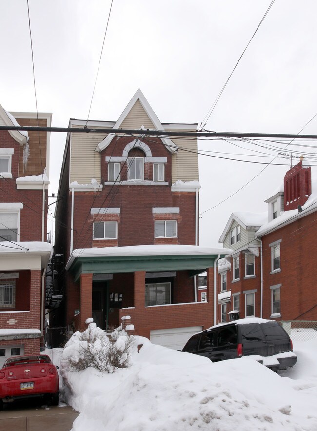 334 Oakland Ave in Pittsburgh, PA - Foto de edificio - Building Photo