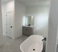 804 NW 36th Pl in Cape Coral, FL - Building Photo - Building Photo