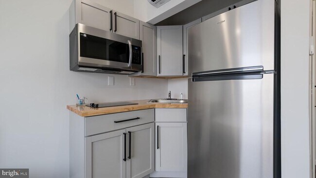 4419 Ludlow St in Philadelphia, PA - Building Photo - Building Photo