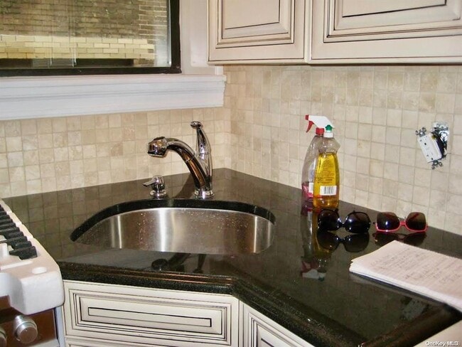 211 W 88th St in New York, NY - Building Photo - Building Photo