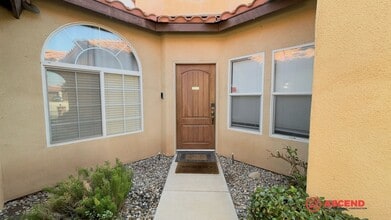 230 Solecita Way in Bakersfield, CA - Building Photo - Building Photo