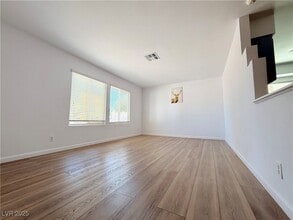 6438 Lori Ct in Las Vegas, NV - Building Photo - Building Photo