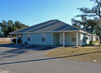 909 E Johnson Ave in Pensacola, FL - Foto de edificio - Building Photo