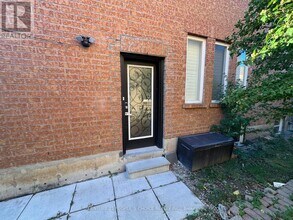 7179 Terragar Blvd in Mississauga, ON - Building Photo - Building Photo