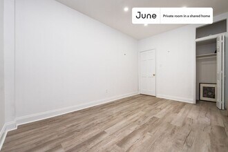 Room in Shared 2 bed/1 bath home in New York, NY - Building Photo - Building Photo