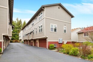 840 N 145th Ln in Shoreline, WA - Building Photo