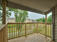 Shoreline Apartments in Tulsa, OK - Building Photo - Building Photo