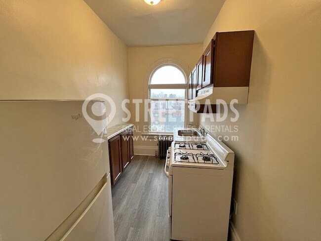 property at 2 Ware St