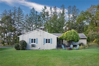 35 Lakeview Cir in Skaneateles, NY - Building Photo - Building Photo