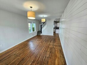 356 W Wilkes Barre St in Easton, PA - Building Photo - Building Photo