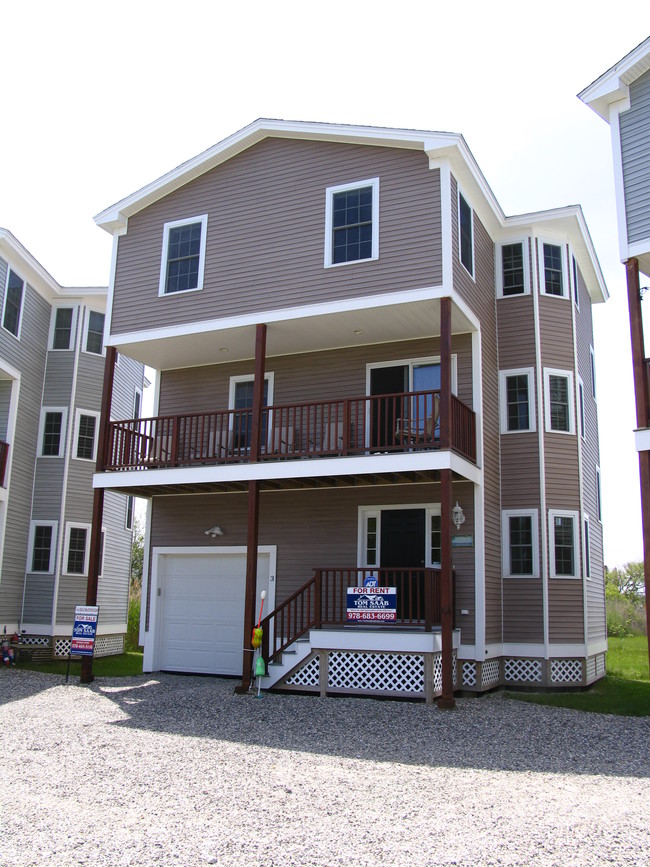 7 Mccarthy Way in Salisbury, MA - Foto de edificio - Building Photo