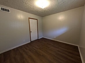 4619 Hartel St in Beaumont, TX - Building Photo - Building Photo