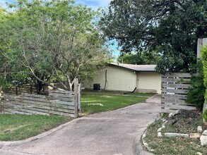 401 Philco Dr in Austin, TX - Building Photo - Building Photo