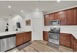 3032 Bowden Square Way in Sacramento, CA - Building Photo - Building Photo