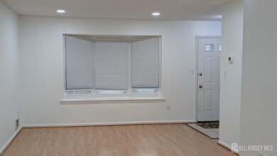 2103 Timber Oaks Rd in Edison, NJ - Building Photo - Building Photo