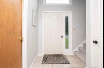 705 Lake Ave, Unit 64 in Bristol, CT - Foto de edificio - Building Photo