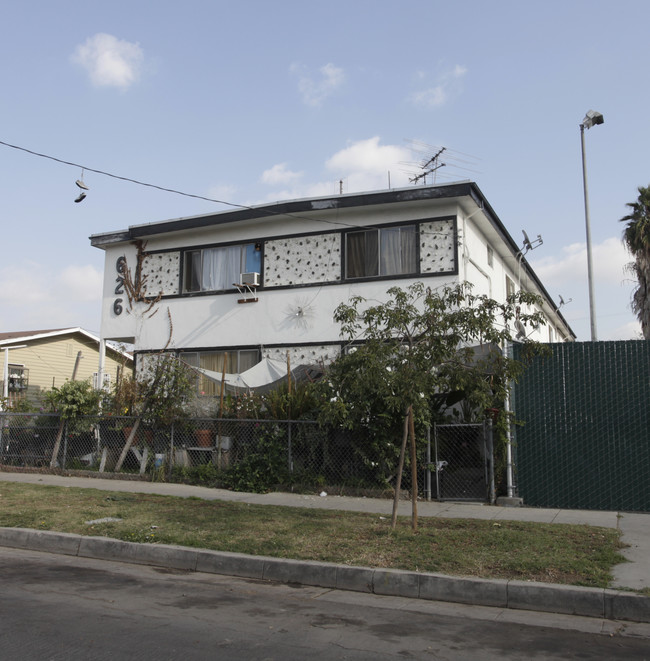 626 N Westmoreland Ave in Los Angeles, CA - Building Photo - Building Photo