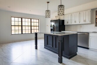 5587 Ashley Square S in Memphis, TN - Building Photo - Building Photo