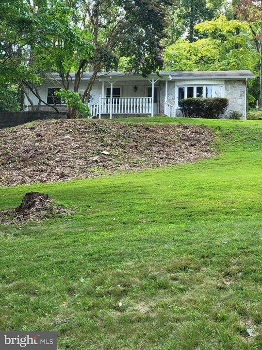 10 Groff Cir in Collegeville, PA - Building Photo