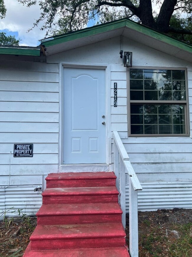 property at 1219 Winthrop St