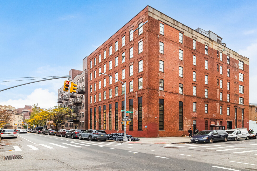 782 Wythe Ave in Brooklyn, NY - Building Photo