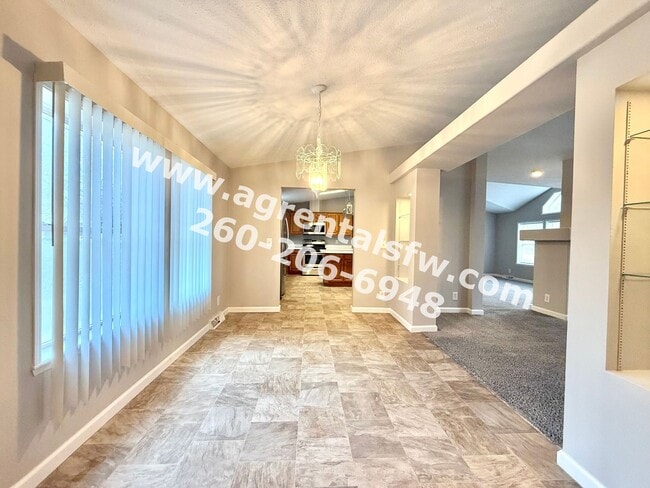 2219 Dale Dr in Fort Wayne, IN - Building Photo - Building Photo