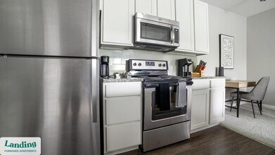 4664 Kenny Rd in Columbus, OH - Building Photo - Building Photo