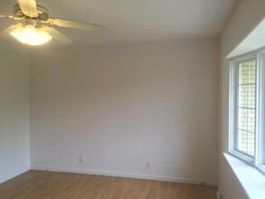 581 E Hubble Dr in Marshfield, MO - Building Photo - Building Photo