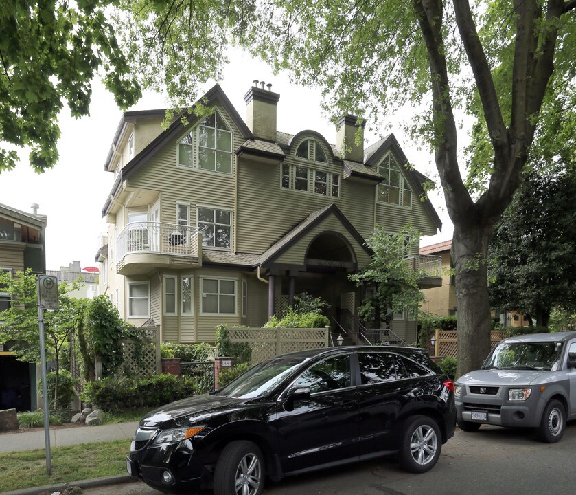 1441 Walnut St in Vancouver, BC - Building Photo