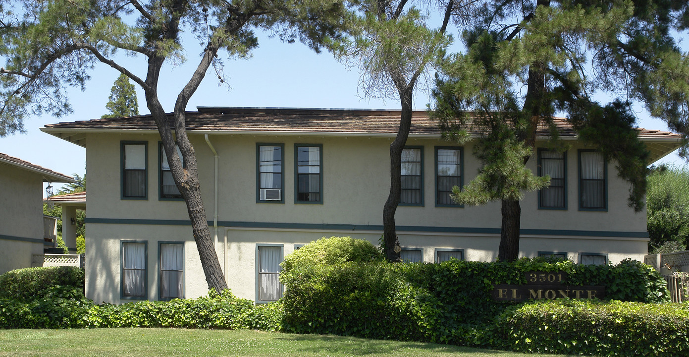 El Monte Apartments in Concord, CA - Foto de edificio