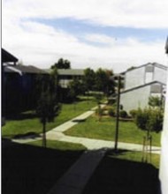 Mahal Plaza Apartments in Yuba City, CA - Building Photo - Building Photo