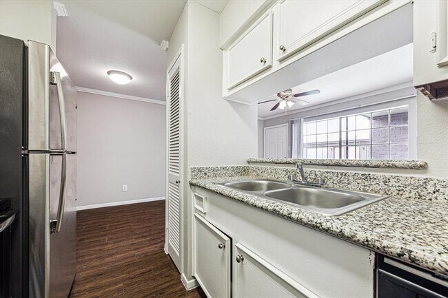 201 Emerson St in Houston, TX - Foto de edificio - Building Photo
